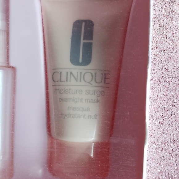 Clinique Moisture Surge Set - Picture 7 of 10